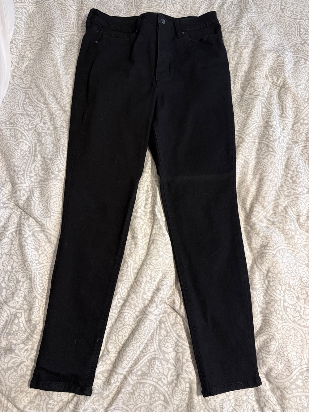 Women's Black Skinny Jeans — Sleek Stretch Fit